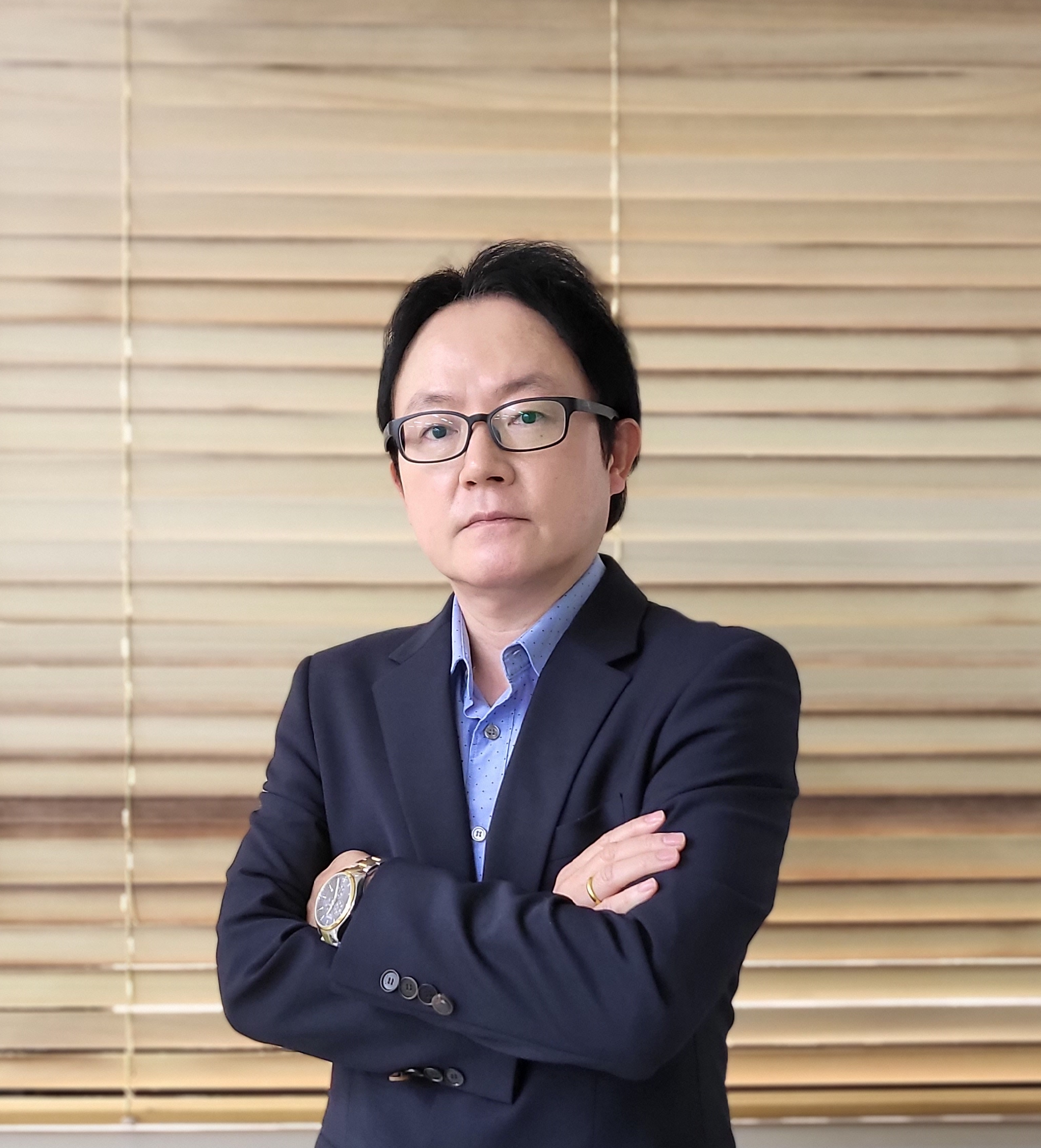  Hwi Jin Ko (CEO)